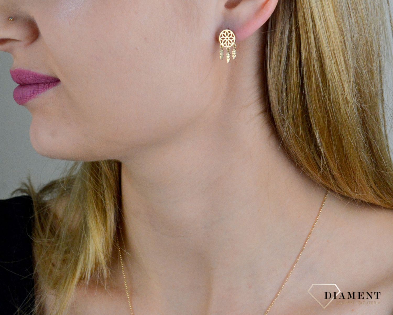 Złote kolczyki damskie 375 wkrętki kwiatki grawerowane KL 8014A 375.jpg